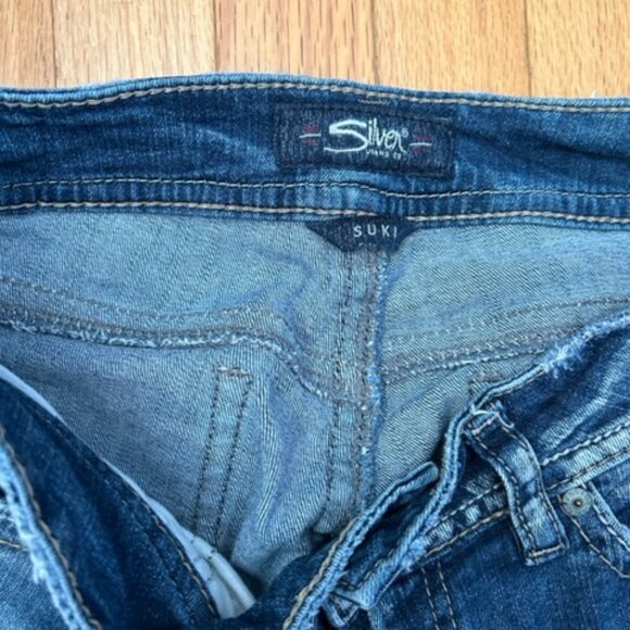 Silver Jeans (Suki Skinny Crop) Size 29 (8), Blue - Picture 3 of 4
